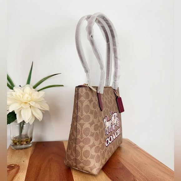 NWT Coach Fiona‎ Zip Tote Bag In Signature Canvas With Horse And Carriage Print - Picture 3 of 7